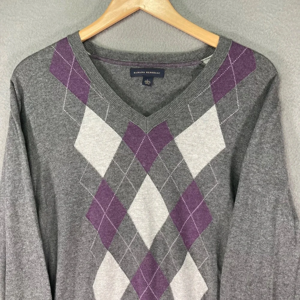 Banana Republic Men's Gray Argyle V-Neck Sweater Size L Wool Cashmere Blend‎